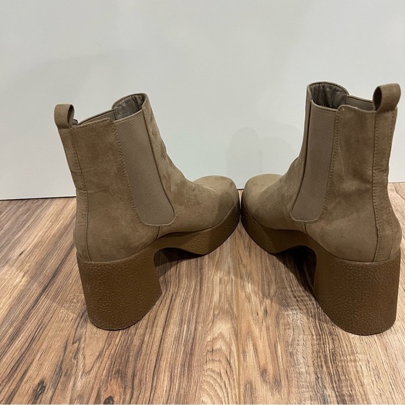 Steve Madden Nude Suede Platform Y2K Chunky Block Heel Boots - Picture 9 of 11